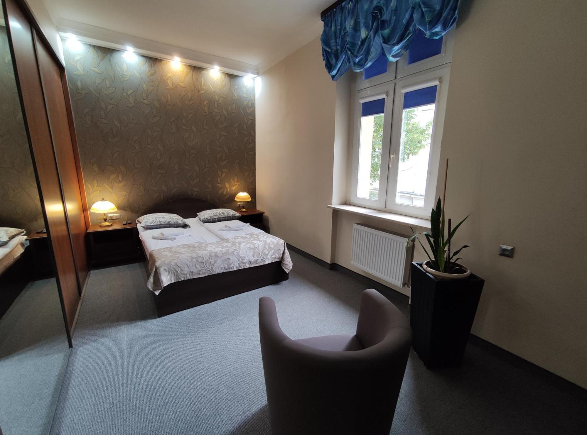 Hotel Atena สวูพสค์ ภายนอก รูปภาพ